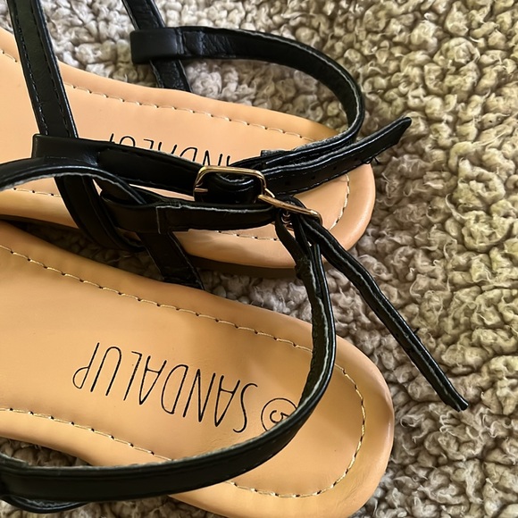 SANDALUP size 5 black/tan sandals/thongs - Picture 5 of 5